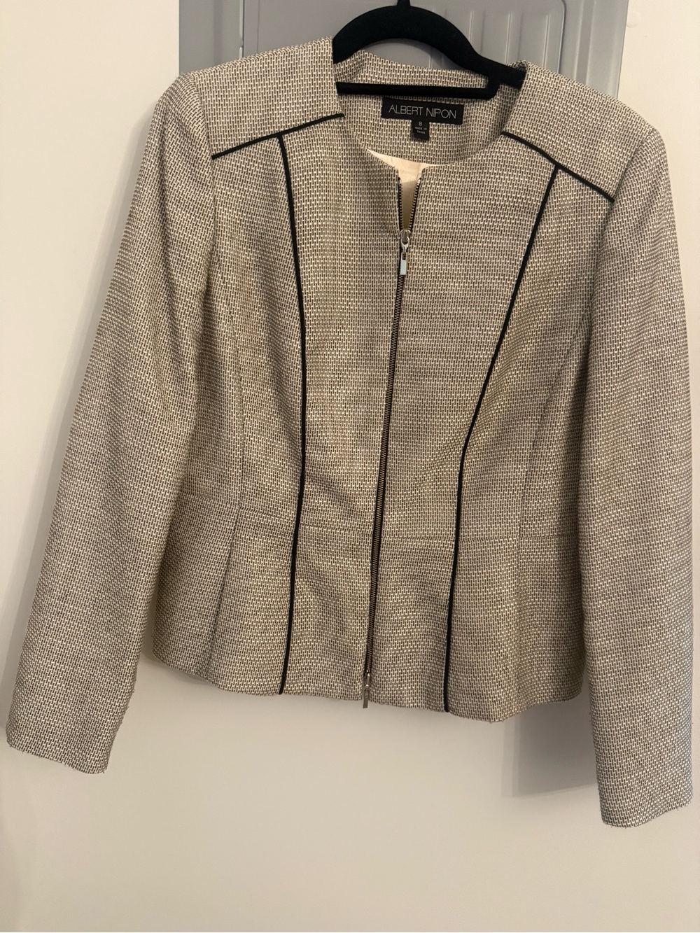 Albert Nipon Women's Cream Textured Zip-Front Jacket with Black Piping